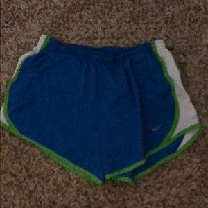 kids nike shorts